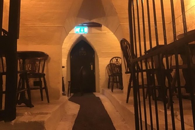 Historic London Pubs Private Walking Tour With Free Drinks! - Ye Olde Mitre and a pub that is hard to find