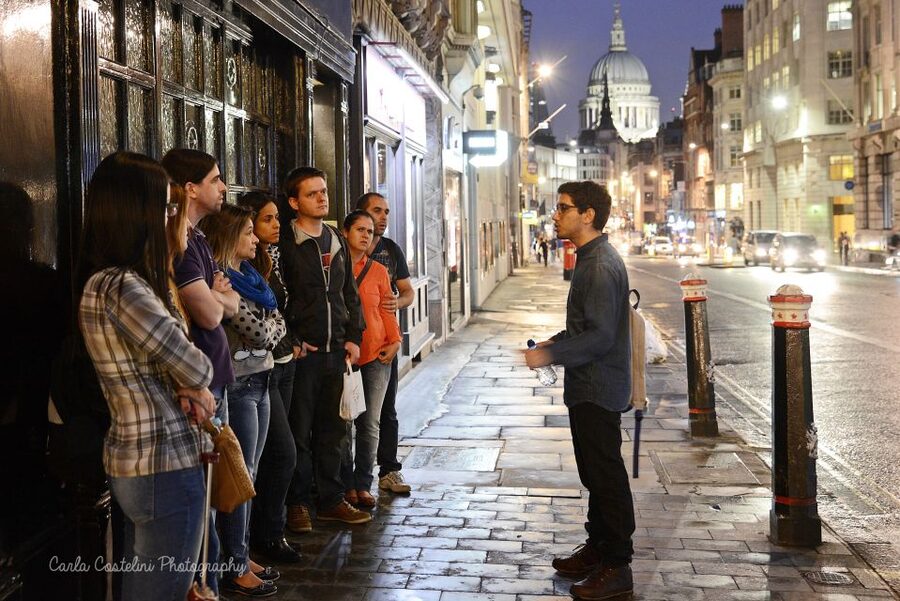 Historic pub tour with Brazilian guide (in Portuguese) - Choosing between the two London routes
