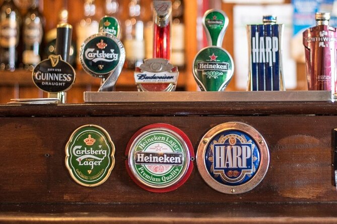 Historic Pub Walking Tour of London - The 800-year-old pub and the value of a reserved seat