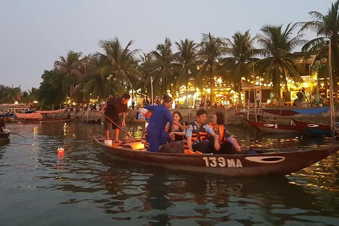 Hoi An Nightlife Tour with Hoi An Ancient Walking Tour, Boat Ride, Night Market - Lanterns, Snacks, and the Hoi An Night Market