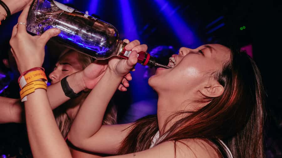 Hong Kong: 3-Hour Lan Kwai Fong Pub Crawl - Key points to know before booking