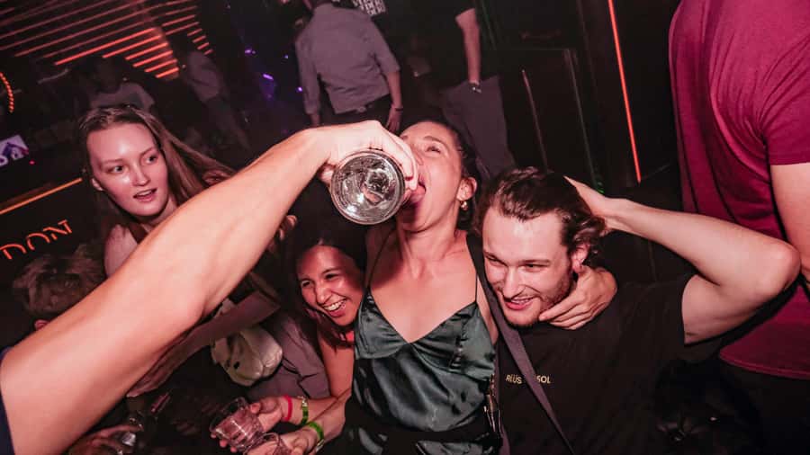 Hong Kong: 3-Hour Lan Kwai Fong Pub Crawl - What the $20 price really covers