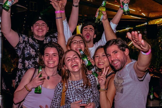 Hong Kong Pub Crawl at Lan Kwai Fong (LKF) - Four bars, four free shots, and better drink prices