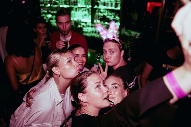 Hong Kong Pub Crawl at Lan Kwai Fong (LKF) - Moving through small bars and live music venues