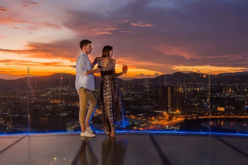 Hua Hin: Vana Nava Sky Bar Rooftop at Holiday Inn - The Gulf view and the sunset question