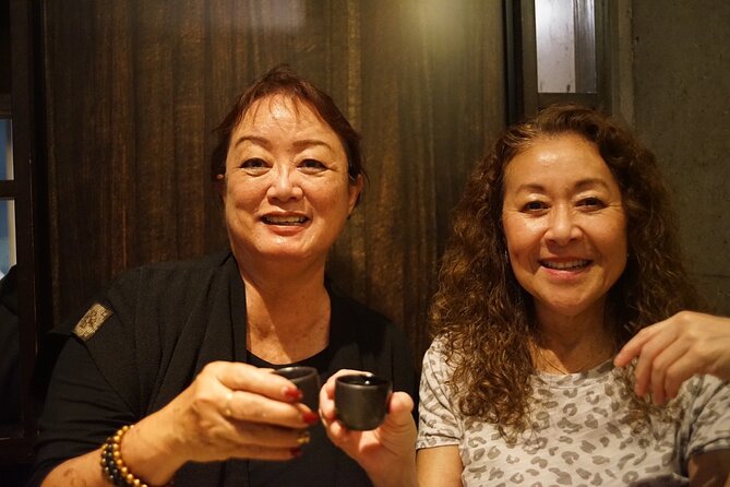 In Fukuoka! Guide to an izakaya only 100% locals know/Bar Hopping - Stop one: fish, sashimi, and sake in Tenjin