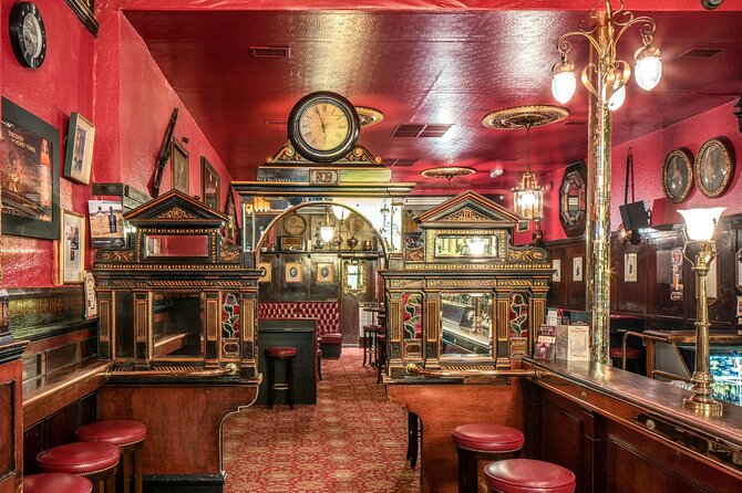 Irish Traditional Pub and History Tour with Expert Local Guide - Second stop: the Victorian Stag’s Head
