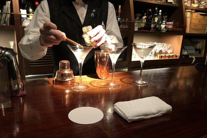 Japanese Whisky Tasting Experience at Local Bar in Tokyo - What happens during the two-hour tasting