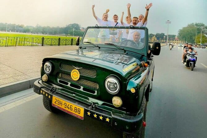 Jeep Tour Saigon By Night : FRESH SEAFOOD, STREET FOOD & SKY BAR - Downtown landmarks from the Jeep
