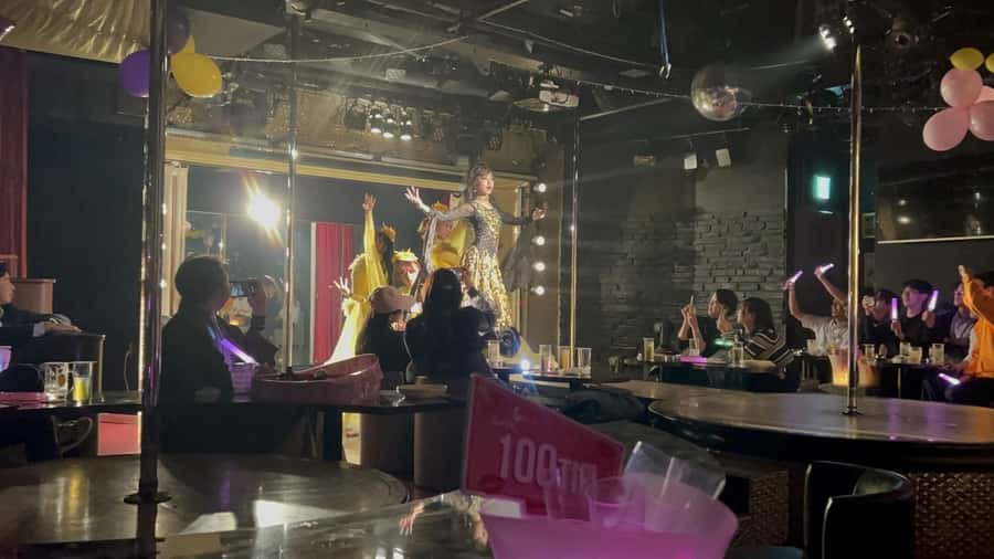 Kabukicho bar hopping & grab a bite tour - A short walk through Golden Gai