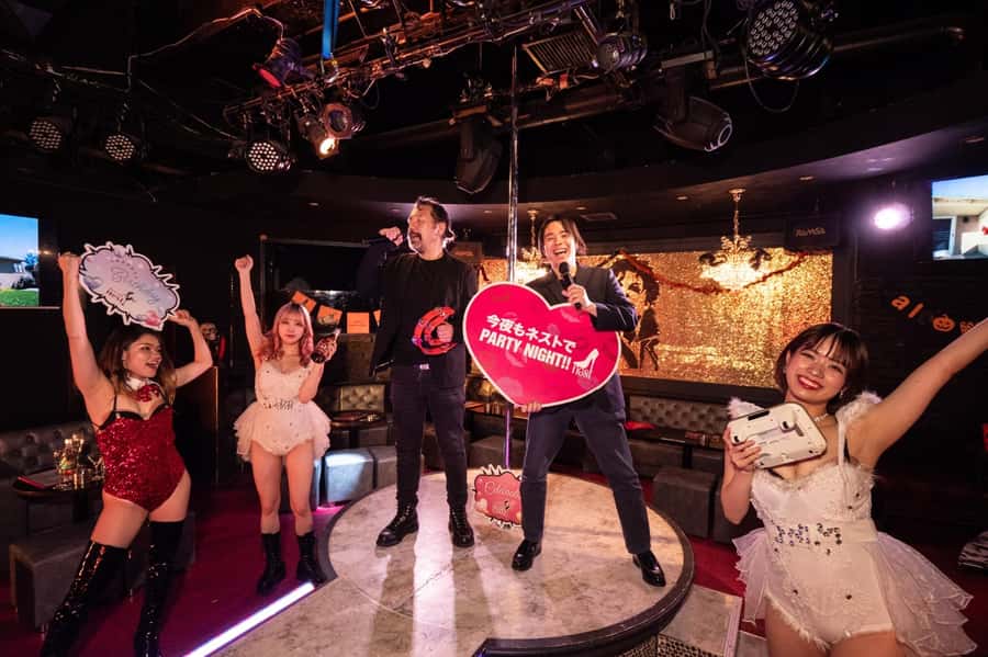 Kabukicho bar hopping & grab a bite tour - Temari sushi and five drinks at FLOWER WALL MONE