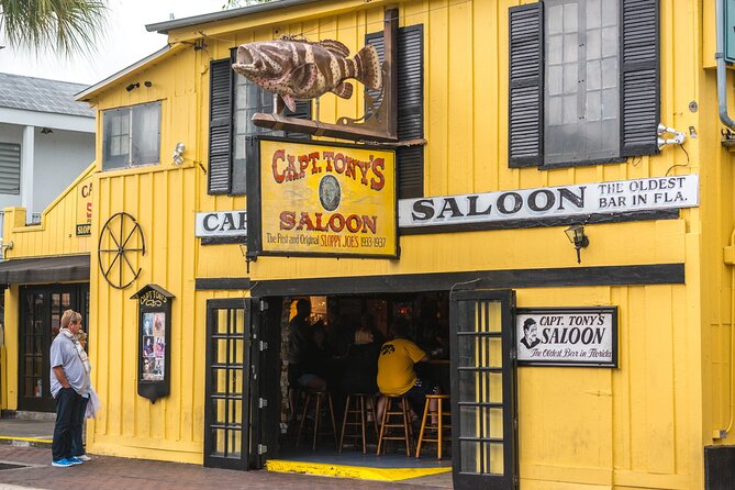 Key West: Haunted Pub Crawl Walking Tour - Wine-O and the dangers of being the tallest building