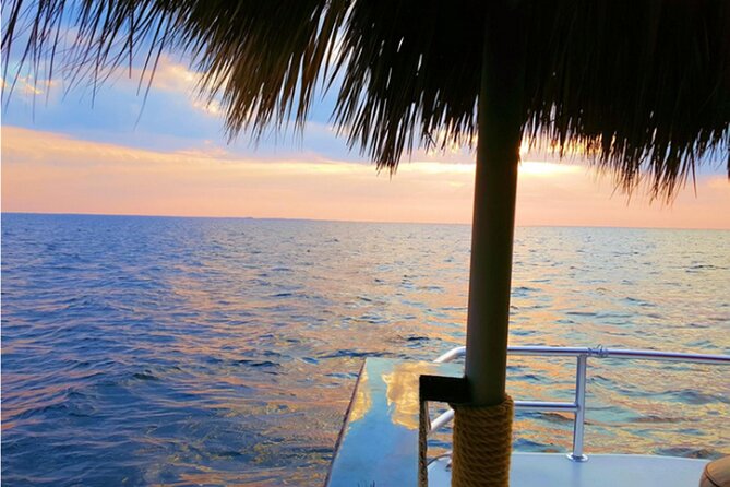 Key West: Private Sunset Cruise on an Authentic Tiki Bar Boat - Finding the Green Flash at the horizon