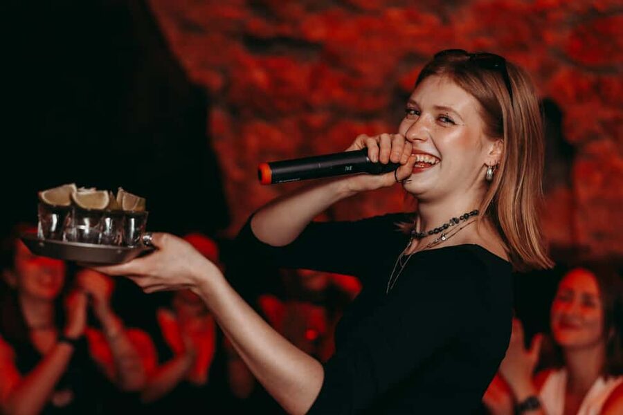 Krakow: 6 pm Tipsy Bar Tour With Karaoke+Twist (Thu-Fri-Sat) - How to get the most from the night