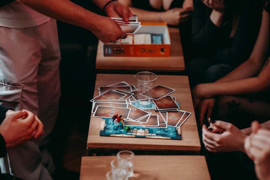 Krakow: 6 pm Tipsy Bar Tour With Karaoke+Twist (Thu-Fri-Sat) - The first hour: drinks, games, and quick introductions