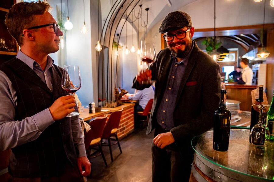 Krakow: Guided Wine Bar Tour with Tastings and Snacks - Why Polish wine makes this Krakow tour different
