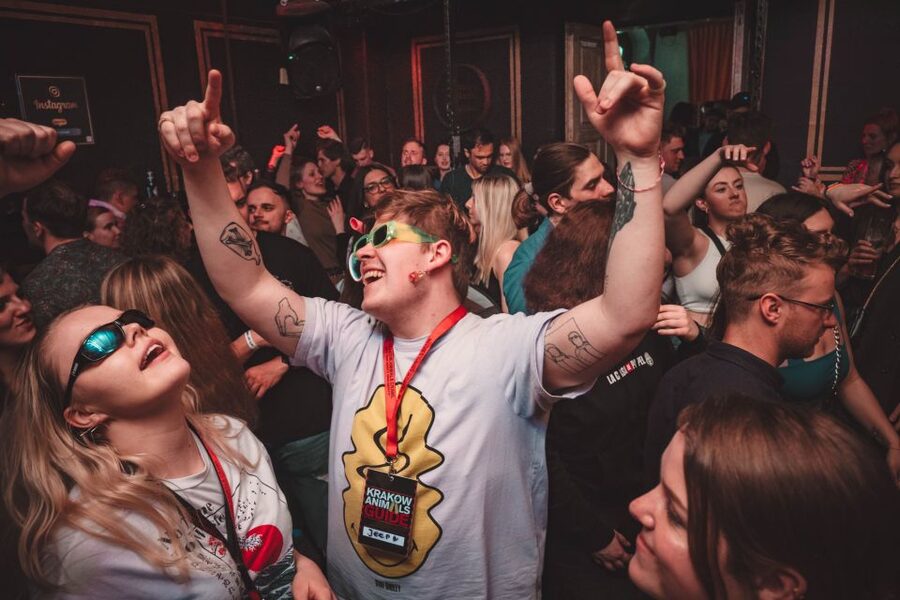 Krakow: Pub Crawl with 1 Hour of Unlimited Alcoholic Drinks - Who will enjoy this Krakow night out