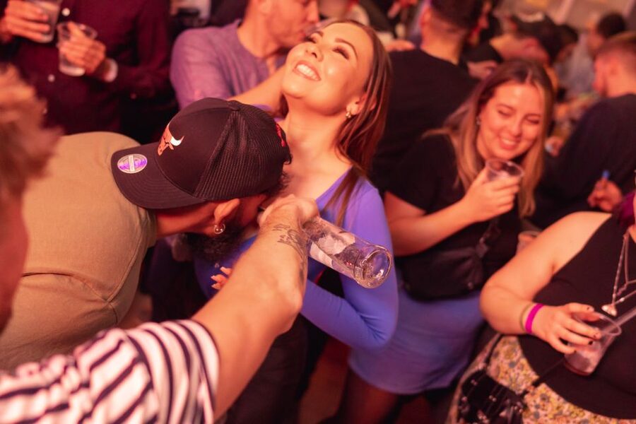 Krakow: Pub Crawl with 1 Hour of Unlimited Alcoholic Drinks - What the $31 price really buys you