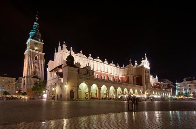 Krakow Pub Crawl with Free Alcohol & Karoake +4 Clubs/Bars - Four or more bars and clubs in one night
