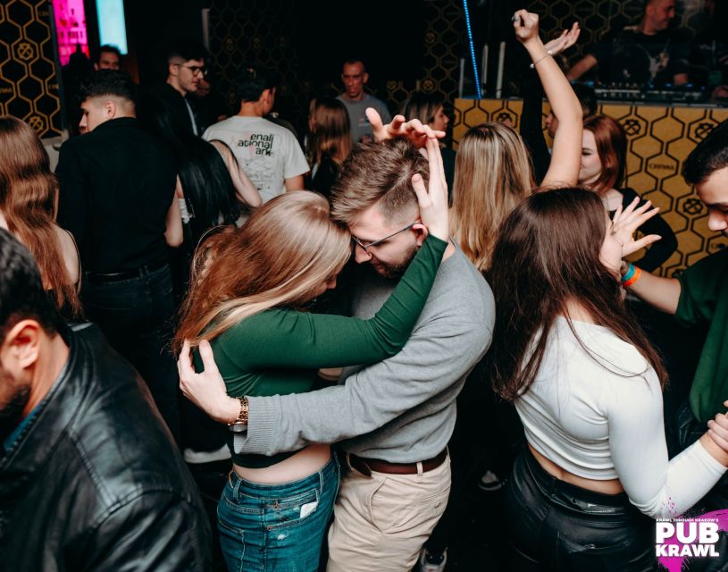 Krakow: Pub Crawl with Shots, Drinks & Skip-the-Line Entry - Welcome shots and the photographer