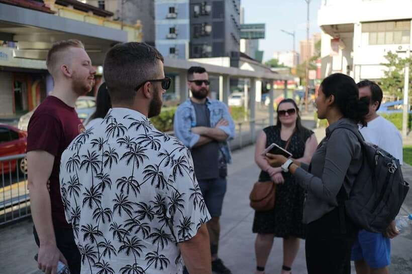 Kuala Lumpur: Nightlife Street Food Tour with 6 Tastings - Riding the MRT to Sri Maha Mariamman Temple