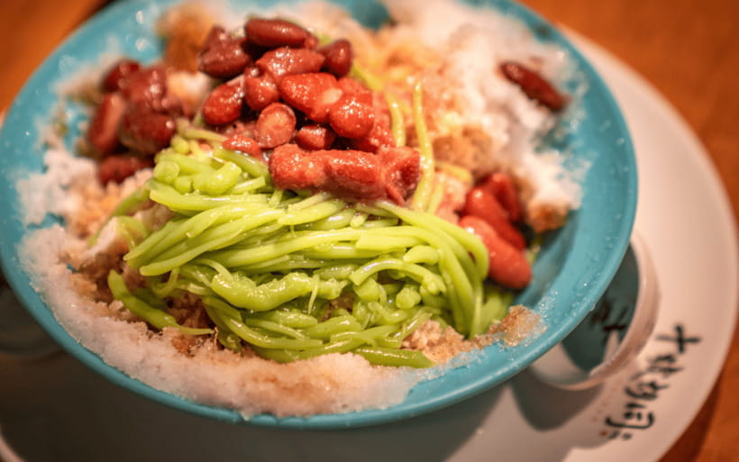 Kuala Lumpur: Nightlife Street Food Tour with 6 Tastings - Chinatown’s main course: meatballs and claypot chicken rice