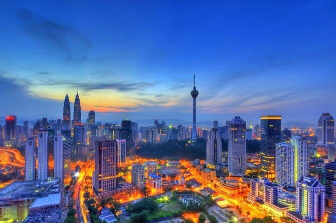 Kuala Lumpur: Nightlife Walking Tour with Local Guide - Jalan Alor, where the walk gets more informal