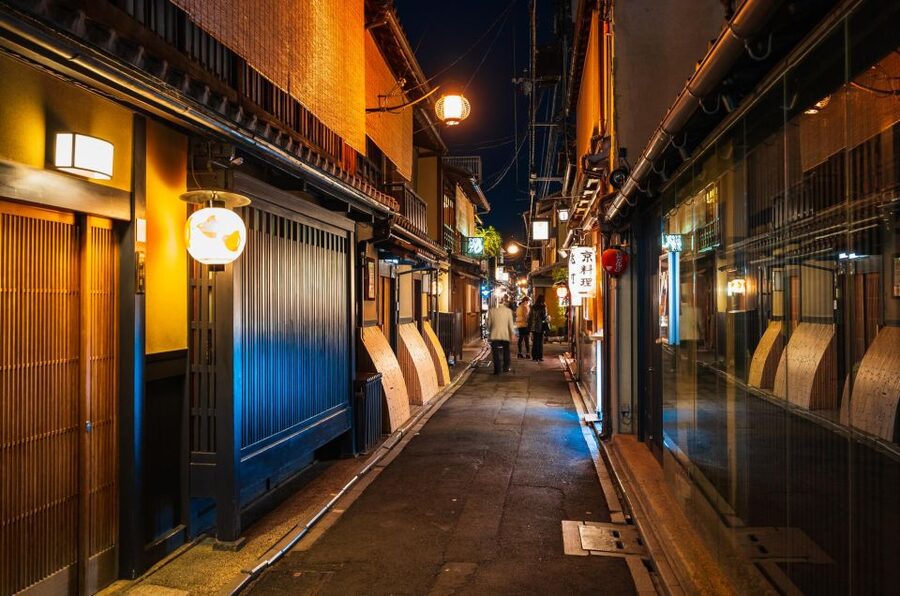 Kyoto : Bar Hopping Tour in Pontocho Alley at Night - My recommendation for this Kyoto bar tour