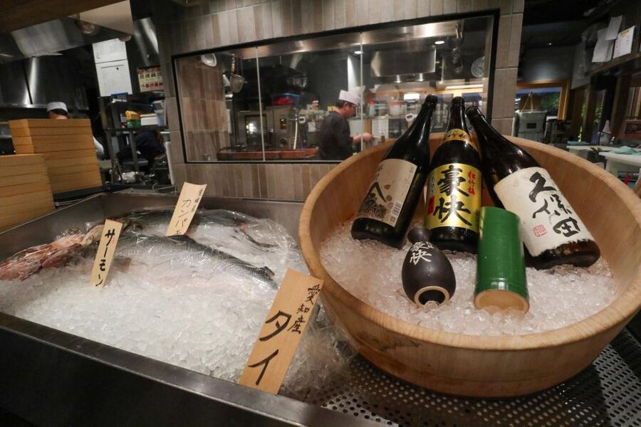 Kyoto : Bar Hopping Tour in Pontocho Alley at Night - Who will enjoy this Pontocho evening most?