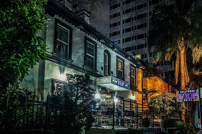 LA Ghosts Boos and Booze Haunted Pub Crawl - Walking, meeting points, and practical planning