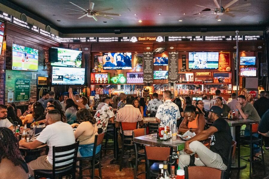 Las Vegas: Club Crawl and Party Bus with Free Drinks - Should you book this club crawl?