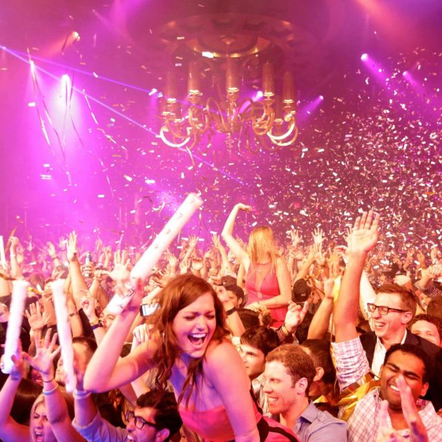 Las Vegas: Nightclub and Bar Crawl with Party Bus and Drinks - Why the party bus is the main event
