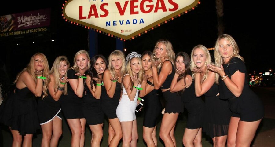 Las Vegas: Nightclub and Bar Crawl with Party Bus and Drinks - What the $69 price really covers