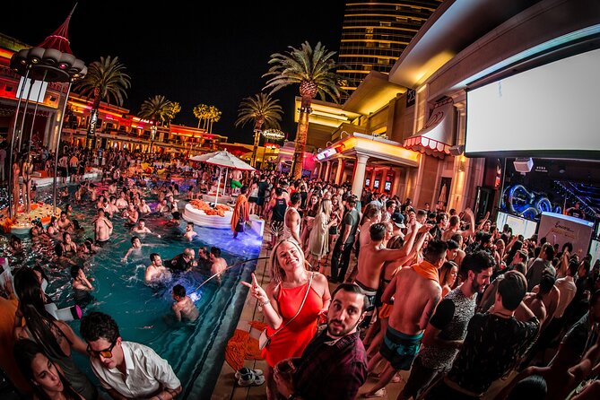 Las Vegas Nightclub VIP Entry with Party Bus - LIV Nightclub at Fontainebleau