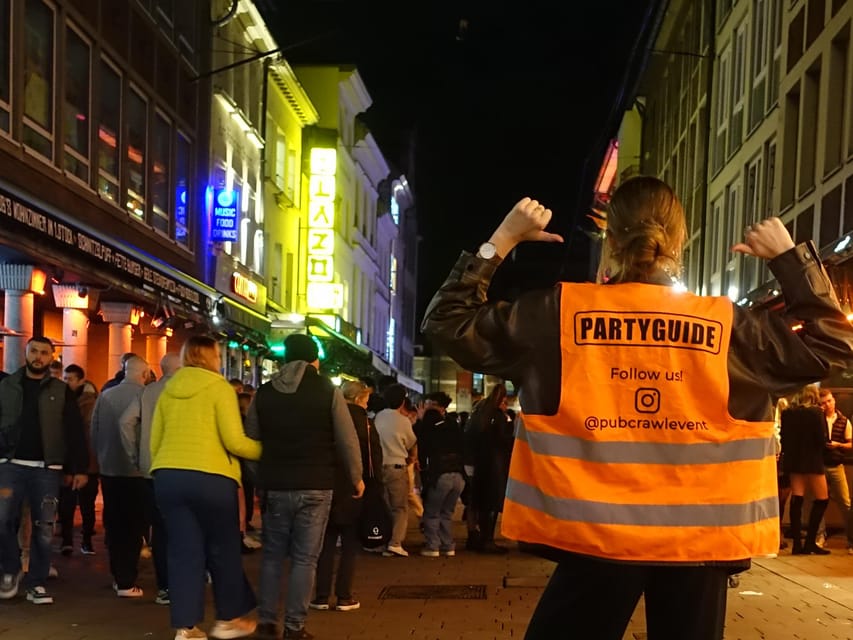 Leipzig: Private pub crawl with insider-guide & free shots - Four hours is enough for a night sampler