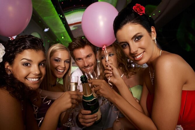 Limousine & nightclub Barcelona - A limousine ride that doubles as your pre-club celebration