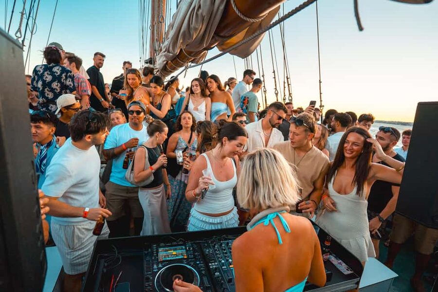 Lisbon: Sunset Boat Party with Live DJ and Night Club Entry - Cais do Sodré closes the boat portion of the night