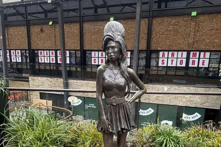 London: Amy Winehouse Bar Tour with Drinks and Snacks - Key points to know before booking
