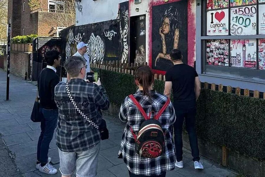 London: Amy Winehouse Bar Tour with Drinks and Snacks - The pub where Amy worked and sang