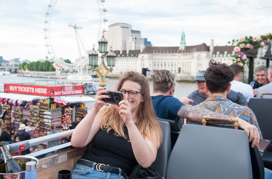 London: Bar Bus Tour by Tootbus - A moving rooftop bar above London’s streets