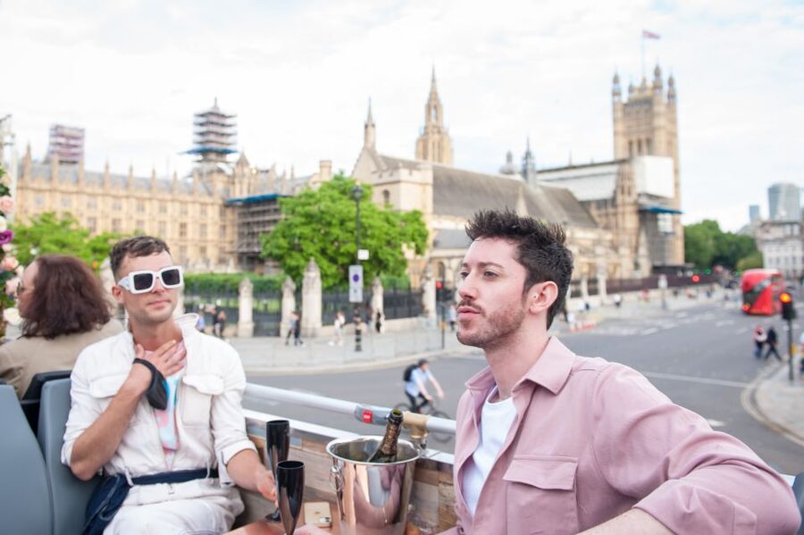 London: Bar Bus Tour by Tootbus - FAQ