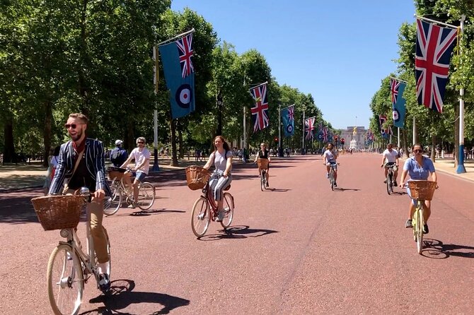 London Bike Tour: Landmarks, Secret Gems, Pub Stop & Street Art - Why this route works so well in three and a half hours