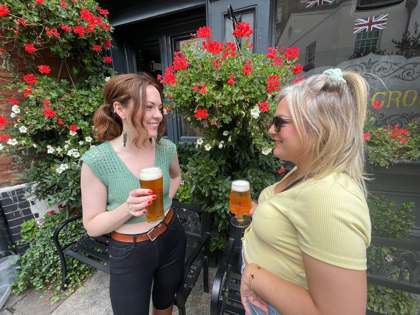 London: Great British Pubs Walking Tour - Mews houses and writers at home