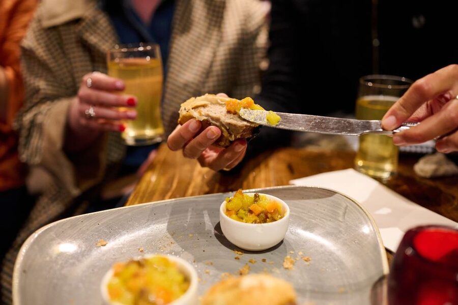 London: Historic Pubs, British Ales & Classic Dishes - The Old Bell Tavern and Fleet Street’s darker tale