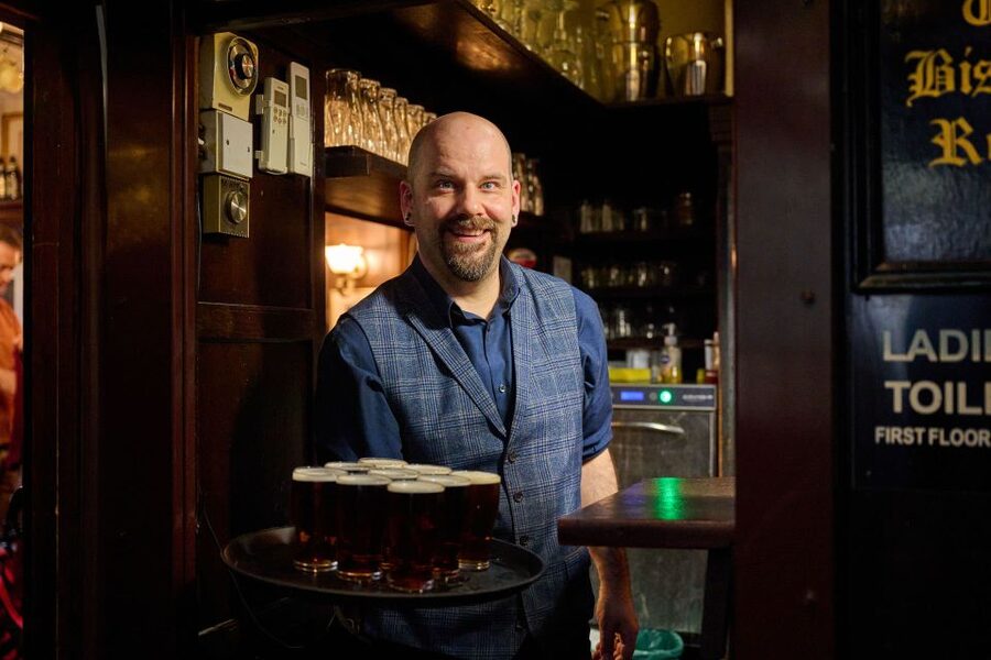 London: Historic Pubs, British Ales & Classic Dishes - Walking, timing, and the practical side