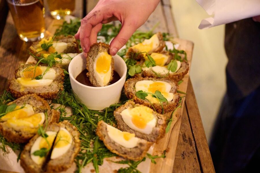 London: Historic Pubs, British Ales & Classic Dishes - Is $93 a fair price for four pubs?