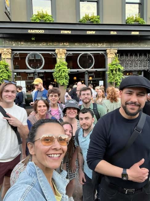 London: Jack the Ripper Tour with Historic Pub Stops - Walking distance, weather, and the pub format