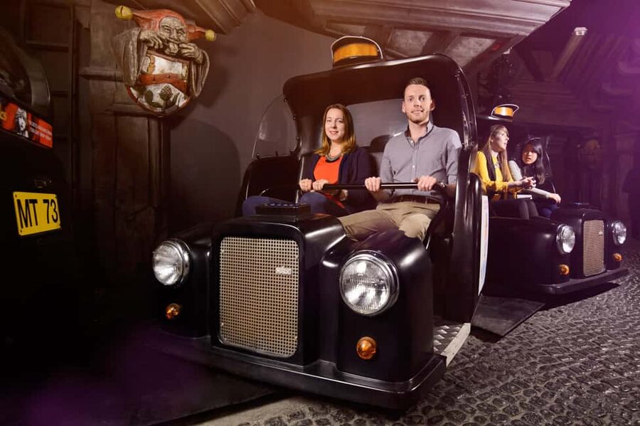 London: Madame Tussauds Fast Track Entry & Champagne Bar - Who will get the most from this ticket