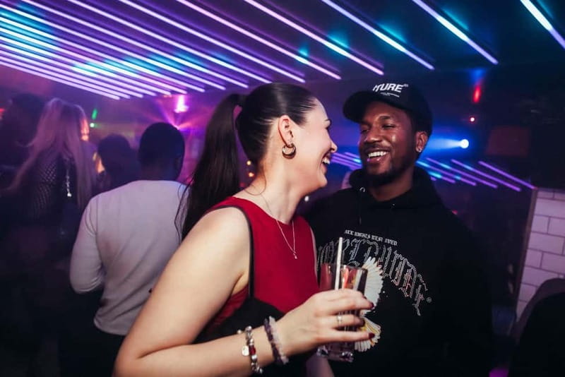 London Pub Crawl: Ultimate Central London Night Out - Dress, ID, and entry rules
