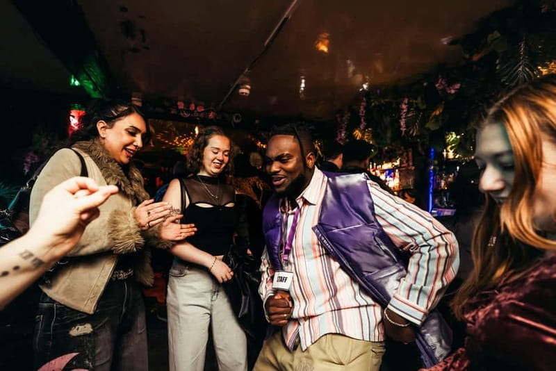 London Pub Crawl: Ultimate Central London Night Out - Should you book the Central London Pub Crawl?